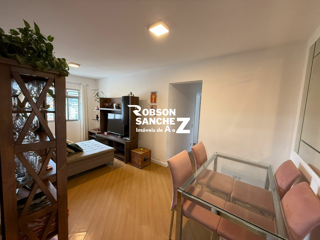 Apartamento com 3 Quartos, 2 banheiros e 2 Vagas na Garagem