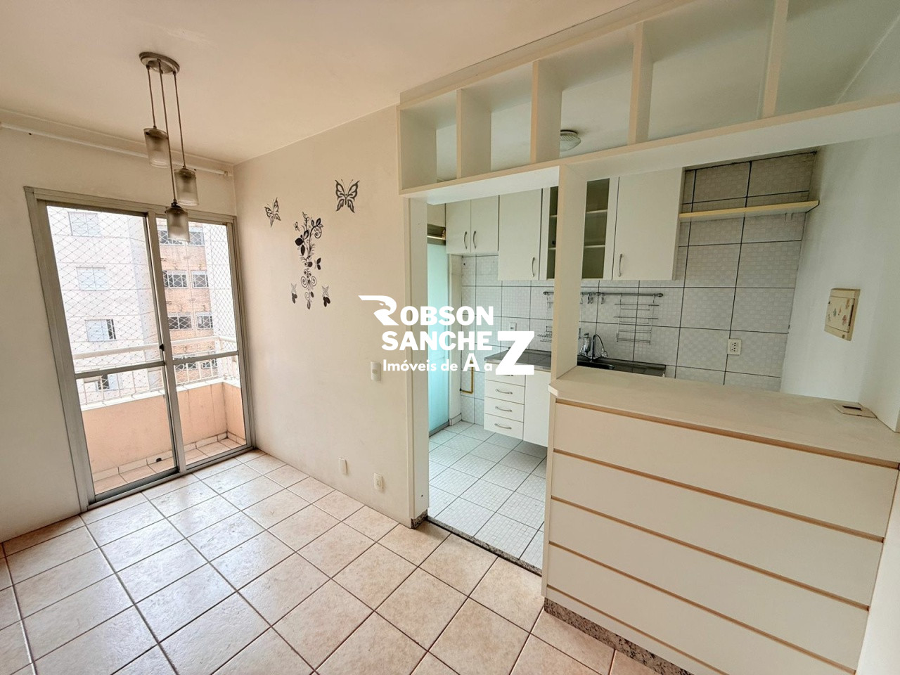 OPORTUNIDADE NA REGIÃO - APARTAMENTO EM ANDAR ALTO COM 2 DORMS - SACADA - 1 VAGA