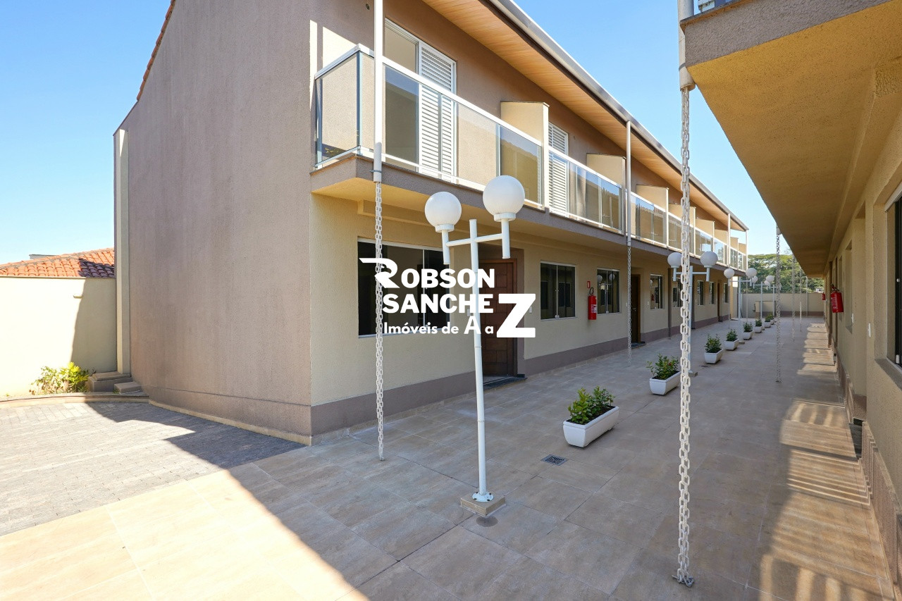 Casa em condomínio com 3 quartos, 1 suíte e 2 vagas à venda na região de Interlagos.