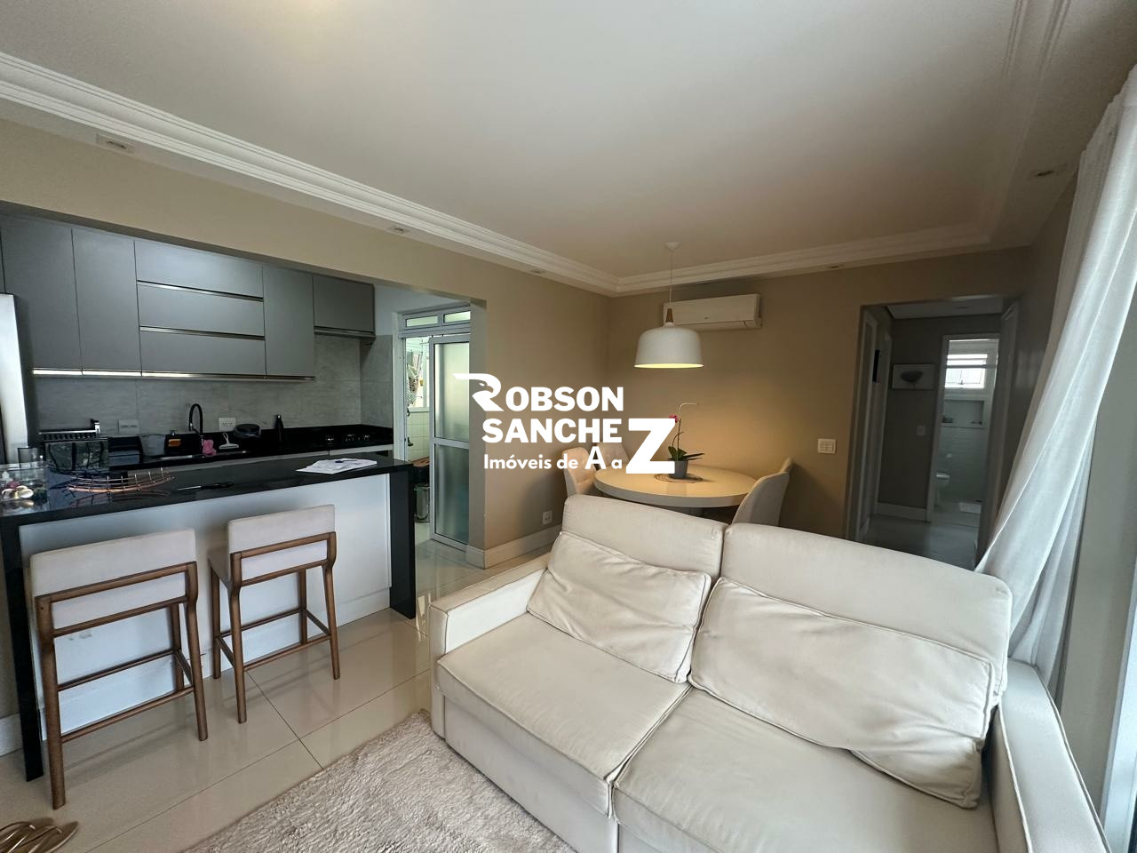 Apartamento pra locação no Jardim Marajoara, 03 quartos, 2 suíte, varanda, depósito!!