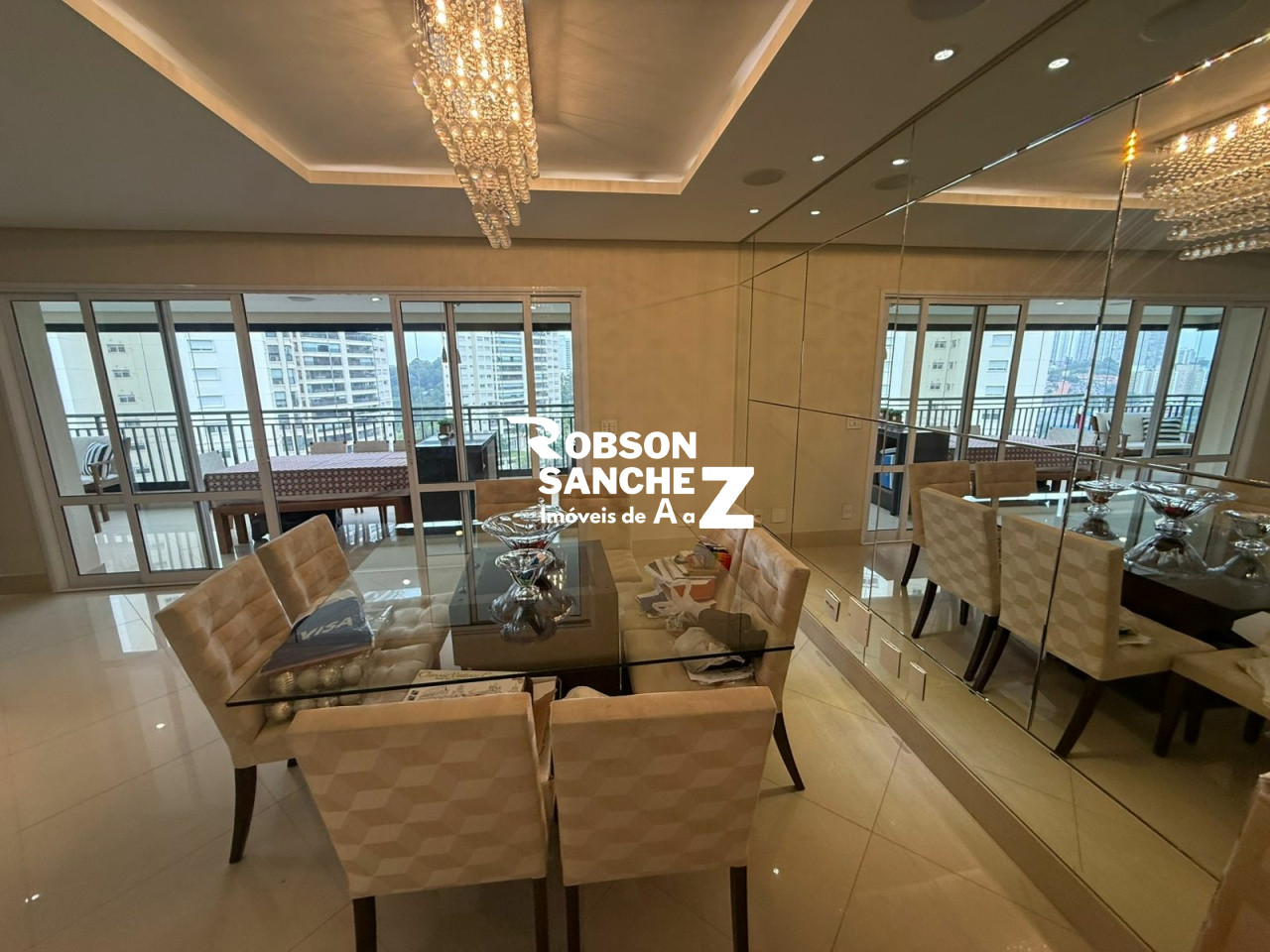 Apartamento á Venda no Jardim Marajoara com 160m², 3 quartos sendo 2 suítes, 2 vagas.